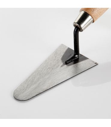 TRUELLE SOUDÉE À BOUT ROND 125x70 MM AVEC MANCHE EN BOIS ALYCO