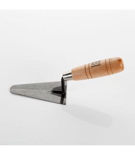 TRUELLE SOUDÉE À BOUT ROND 125x70 MM AVEC MANCHE EN BOIS ALYCO