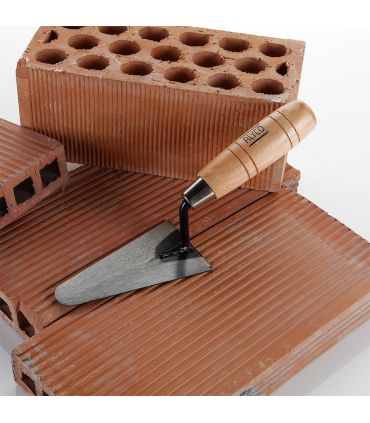 TRUELLE SOUDÉE À BOUT ROND 125x70 MM AVEC MANCHE EN BOIS ALYCO