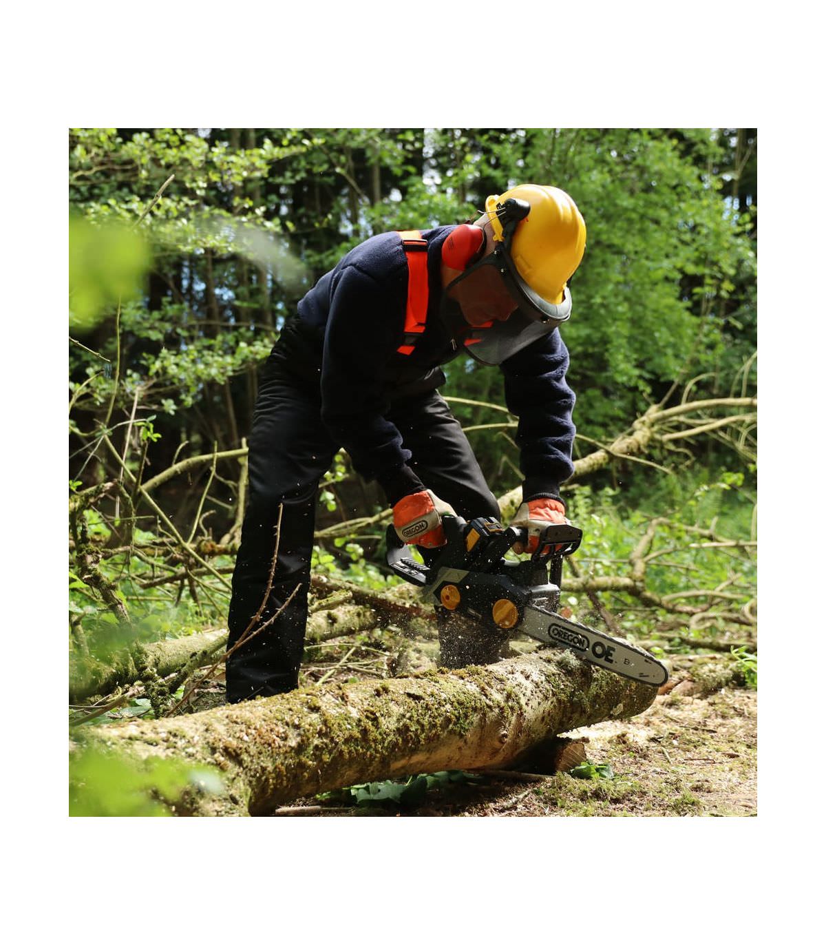 Tronçonneuse Sans-fil Yard Force 40V - Guide Chaîne Oregon 35cm, Batterie Et Chargeur Inclus, Moteur Brushless