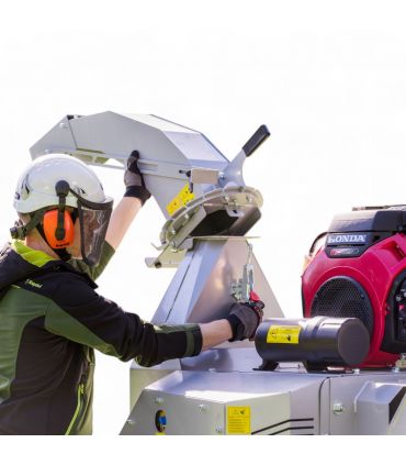 Broyeur thermique GRIN 150mm, moteur HONDA 690cc, attelage remorque - BIOCH150-ROAD