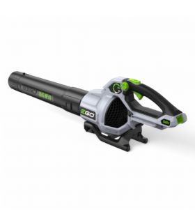 Souffleur EGO LB6700E vue diagonale léger 2,2 kg pour entretien jardin Souffleur EGO LB6700E vue diagonale léger 2,2 kg pour entretien jardin